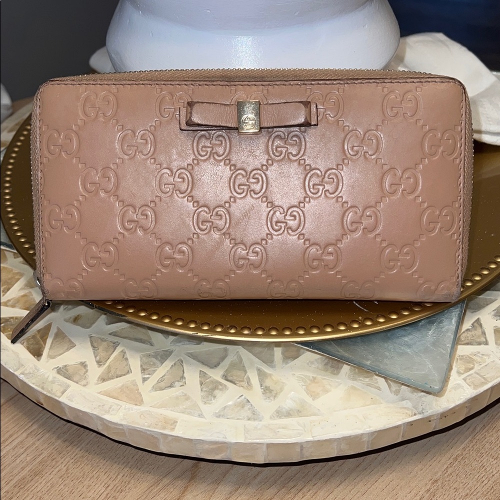 Authentic Gucci Guccissima Bow Zip Around Continental Wallet